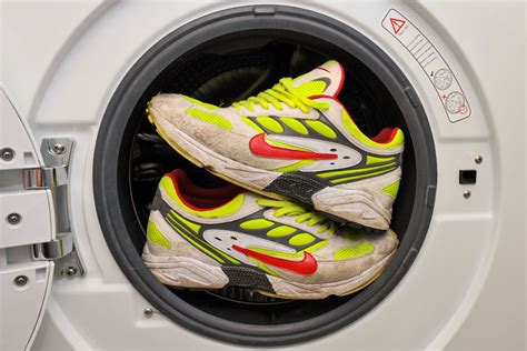 nike air max 90 in die waschmaschine|nike shoe washing machine.